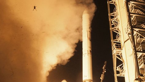 Greta „Minotaur V“ raketos savarankiškai startavo varlė.