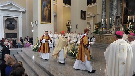 Vyskupo &scaron;ventimų suteikimas monsinjorui Gintarui Gru&scaron;ui