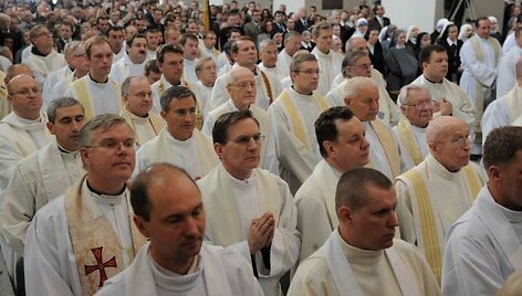 Vyskupo &scaron;ventimų suteikimas monsinjorui Gintarui Gru&scaron;ui