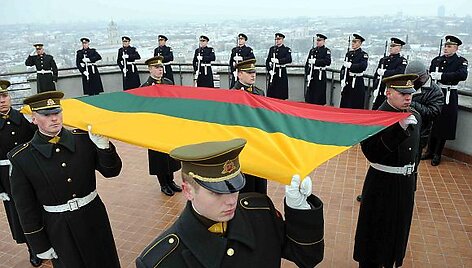 I&scaron;kilmingas vėliavos pakėlimas