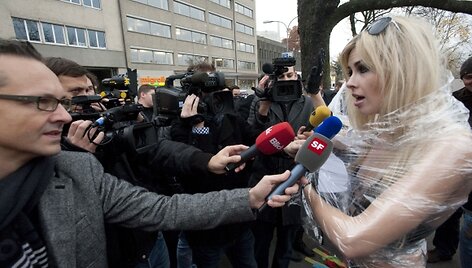 &bdquo;Femen&ldquo; aktyvisčių protesto akcija Ciuricho gatvėse