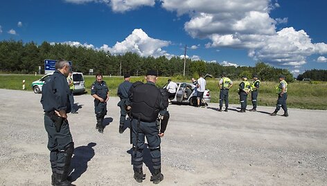 Policija prie Vilniaus tikrina lenkų futbolo aistruolius