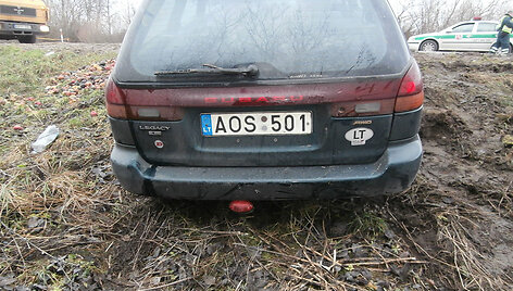 Nuo kelio nuskriejęs &bdquo;Subaru&ldquo;