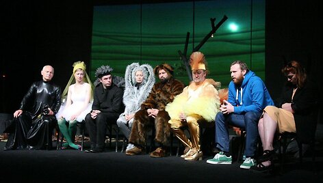 Spektaklio &bdquo;Ežiukas rūke&ldquo; kūrėjai