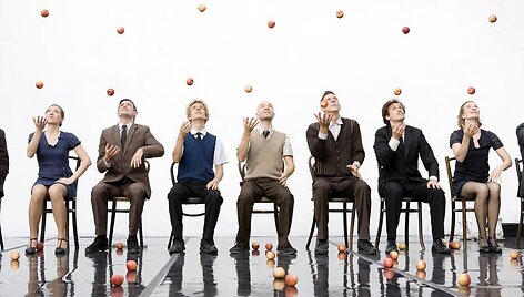Trupės &bdquo;Gandini Juggling&ldquo; spektaklis &bdquo;Dūžiai&ldquo;