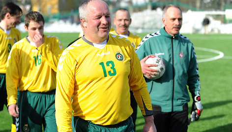 Juozas Olekas futbolo aikštelėje