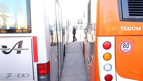 Žaismingos autobuso lemputės