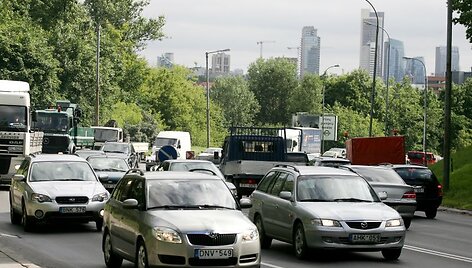 Dyzelinui pabrangus labiau nei benzinui, dyzelinių automobilių pardavimai &scaron;iemet smuktelėjo. 