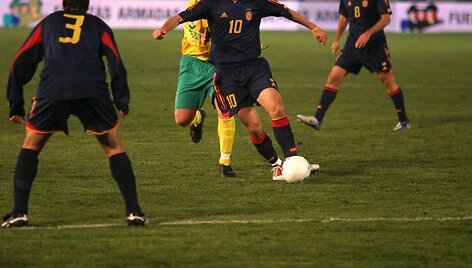 Sužaistos UEFA taurės pirmojo etapo rungtynės.