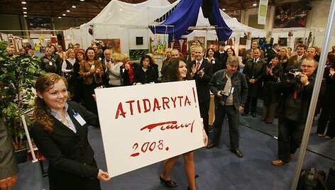 Trečiadienį paskelbtas parodos atidarymas. 