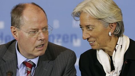 Vokietijos ir Prancūzijos finansų ministrai Peeras Steinbruckas ir Christine Legarde negailėjo kritikos kirčių JAV vadovybei. 
