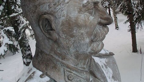 &bdquo;Visi gruzinai gerbia Staliną, nes jis buvo puikus lyderis, sukūręs didžią imperiją ir, žinoma, buvo pats garsiausias visų laikų gruzinas&ldquo;, &ndash; savo mintis dėstė J.Zijadalievas.