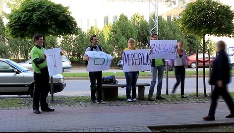 Kadras iš dalyvių filmuko „Dovanojame šypseną“ 