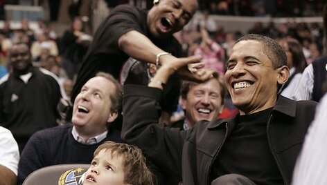 B.Obama arenoje jautė visų dėmesį.