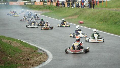 Kartų lenktynės Plytinės kartodrome