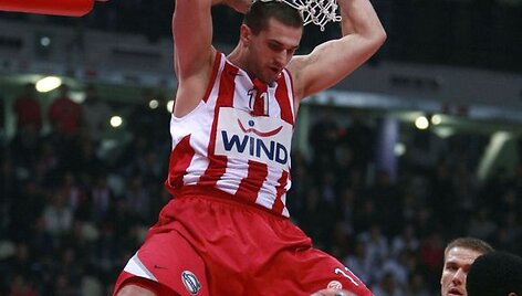 L.Kleiza ir &bdquo;Olympiacos&ldquo; nesunkiai įveikė svečius i&scaron; Rusijos