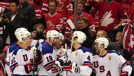 JAV ledo ritulininkai įveikė olimpiados &scaron;eimininkus kanadiečius