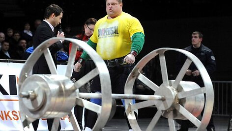 Savickas i&scaron;kėlė 212,5 kg svorį ir pagerino sau pačiam priklausiusį &scaron;ios rungties rekordą (202,5 kg).
