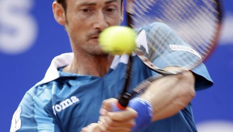 J.C.Ferrero nusileido olandui