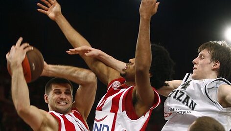 Daugiausiai prie pergalės prisidėję L.Kleiza ir J.Childressas