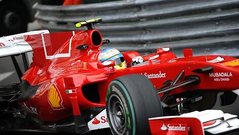 F.Alonso buvo greičiausias pirmose dvejose treniruotėse