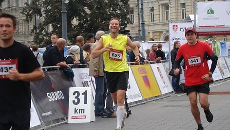 M.Varnas bėga 2009 m. Vilniaus maratone