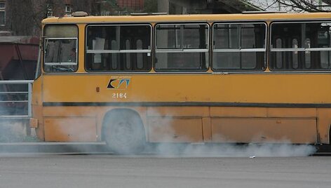 Kauno vadovai pripažino, jog planus atnaujinti autobusų parką dėl sunkmečio tenka atidėti ateičiai.