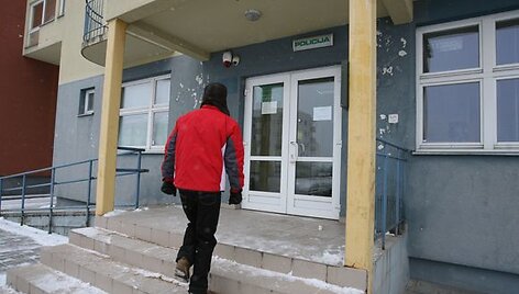 Tik įsiki&scaron;us policijai ir &bdquo;15min&ldquo; &Scaron;.Gaidamavičius susigrąžino kompiuterį, kurį buvo pasisavinusi buto &scaron;eimininkė.