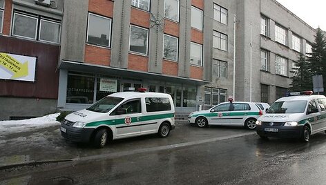 Anonimas grasino susprogdinti &bdquo;Kauno baldus&ldquo;. (2009-02-26)