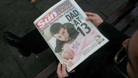 DNR rezultatai sugniuždė A.Patteną, kuris buvo įsitikinęs esąs mažylės Maisie tėvas.