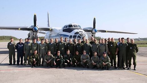 Lietuvos karinių oro pajėgų Aviacijos bazėje &Scaron;iauliuose lankosi Rusijos ir Baltarusijos ginkluotės kontrolės ekspertų delegacija.