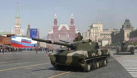Parade dalyvauja rekordi&scaron;kai daug per laikotarpį nuo Sovietų Sąjungos žlugimo kari&scaron;kių ir karinės technikos. 