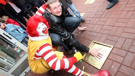 Lietuvos krep&scaron;inio sostinėje Kaune nauja pavarde pasipildė McDonald&lsquo;s krep&scaron;inio Žvaigždžių alėja.