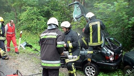 Per avariją prie Ukmergės nukentėjo trys žmonės.