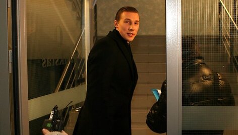 Nuo pareigų nu&scaron;alinto prezidento Rolando Pakso žentas Aivaras Stumbras teisme