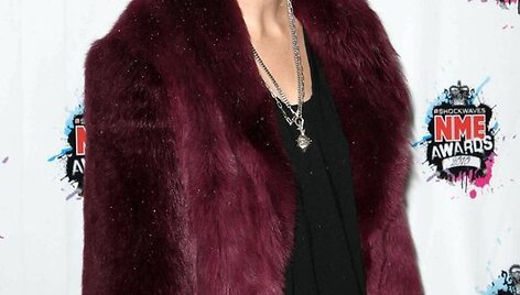 Juodaplaukė Agyness Deyn