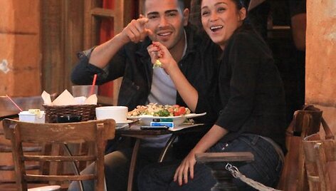 Aktorius Jesse Metcalfe su mergina Cara Santana