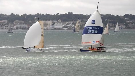 „Ambersail“ įgula regatoje „Sevenstar Round Britain and Ireland Race“