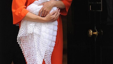 Britų premjeras Davidas Cameronas ir jo žmona Samantha