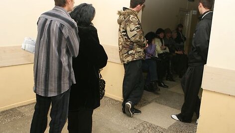 Traumų punkto koridoriuose pirmadienį buvo nusidriekusios didžiulės susižeidusiųjų eilės.