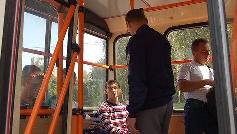 Keleivių patirtis rodo, jog su kontrolieriais sostinėje geriau nejuokauti ir nesipykti.