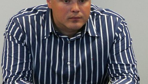 Trisde&scaron;imtmetis vairuotojas S.Kuzmickas &ndash; nesėkmių ruože: 2006 metų gruožio 21 dieną pakliuvo į avariją, 2007 metų kovo 14 dieną buvo apvogtas, o &scaron;į pavasarį ir vasarą jam dar tenka bylinėtis su draudikais.