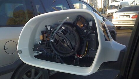 &bdquo;Audi Q3&ldquo; liko be veidrodėlių stikliukų.