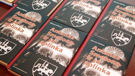  Alfonsas Eidintas pristatė knygą  „Antanas Smetona ir jo aplinka“ 