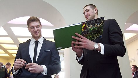 Dovydas Redikas ir Jonas Valančiūnas