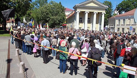 Drąsiaus Kedžio &scaron;alininkų minia Vilniuje susirinko į &bdquo;Teisingumo eiseną&ldquo;