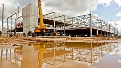 Būsimoje IKEA parduotuvės vietoje įkasta simbolinė kapsulė.
