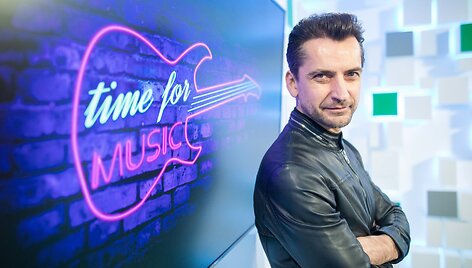 15min studijoje lankosi Alanas Cho&scaron;nau