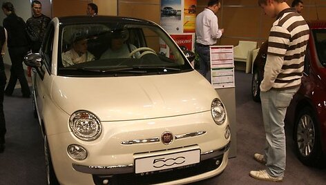 Fiat 500. LITEXPO parodų rūmuose prasidėjo tradicinė automobilių ir laisvalaikio transporto priemonių paroda ALT 2009 