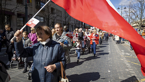 Sostinės gatvėse Lietuvos lenkai minėjo Gegužės 3-iosios Konstitucijos metines